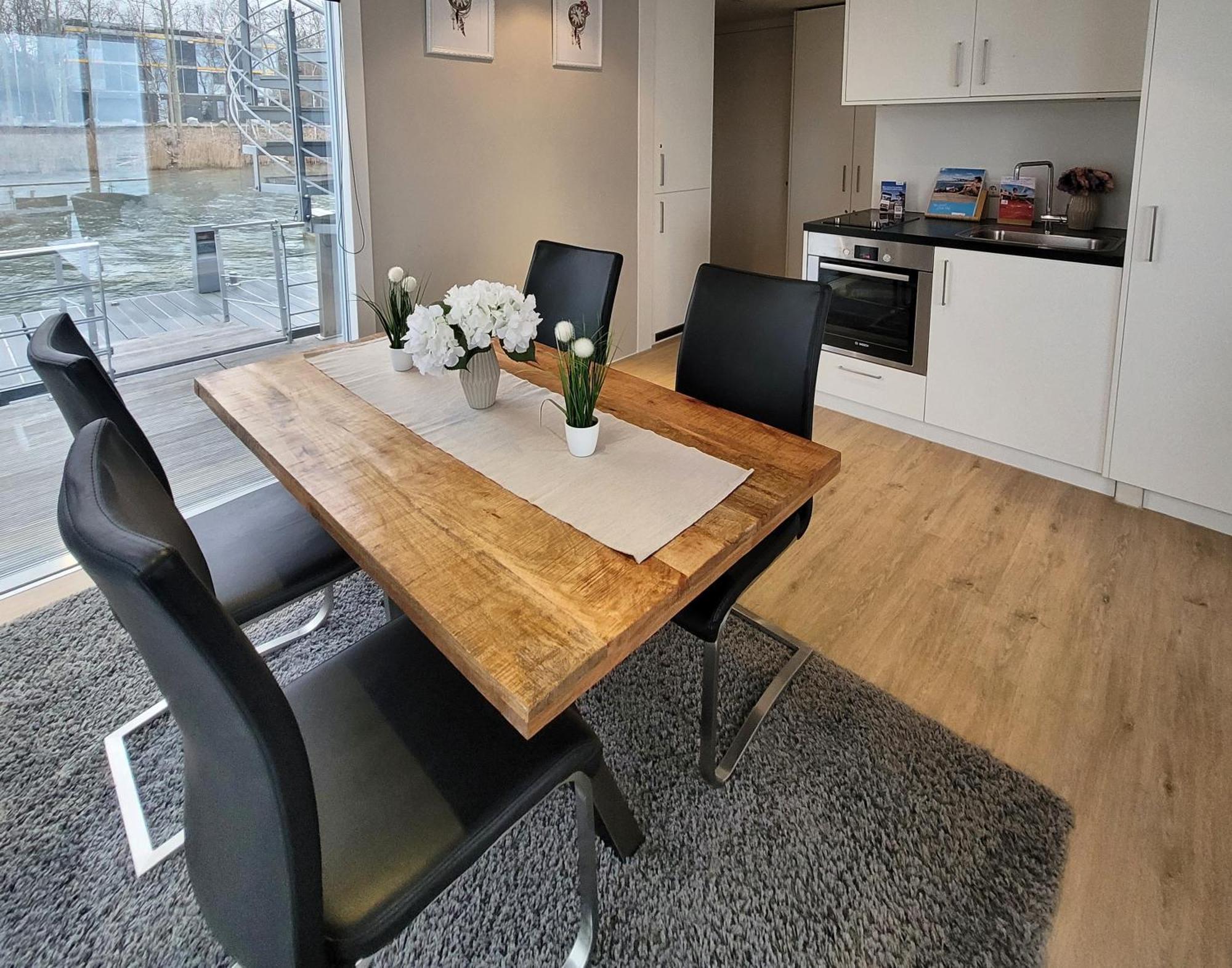 Schwimmende Ferienwohnung Sundowner Elsterheide ภายนอก รูปภาพ