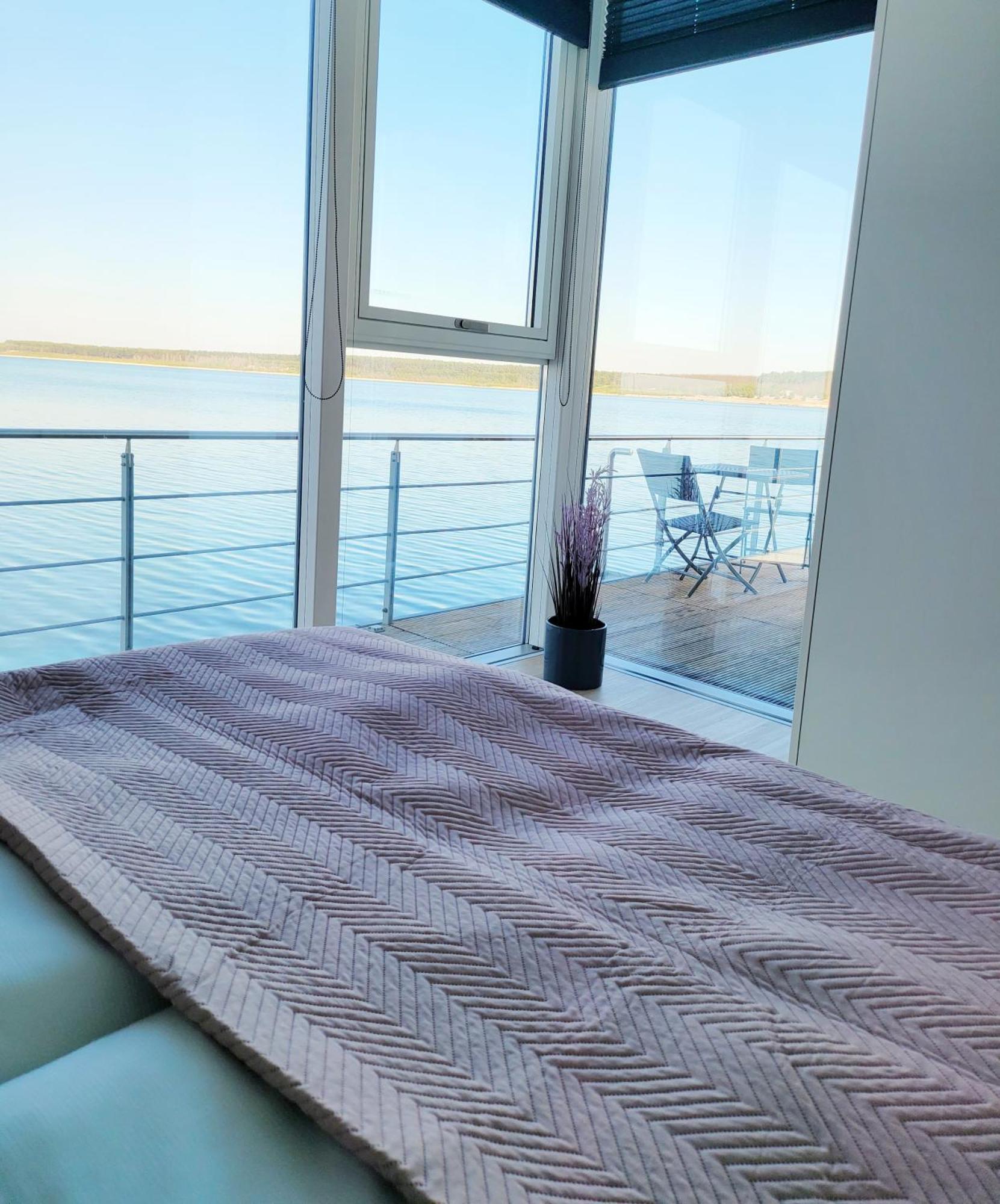 Schwimmende Ferienwohnung Sundowner Elsterheide ภายนอก รูปภาพ