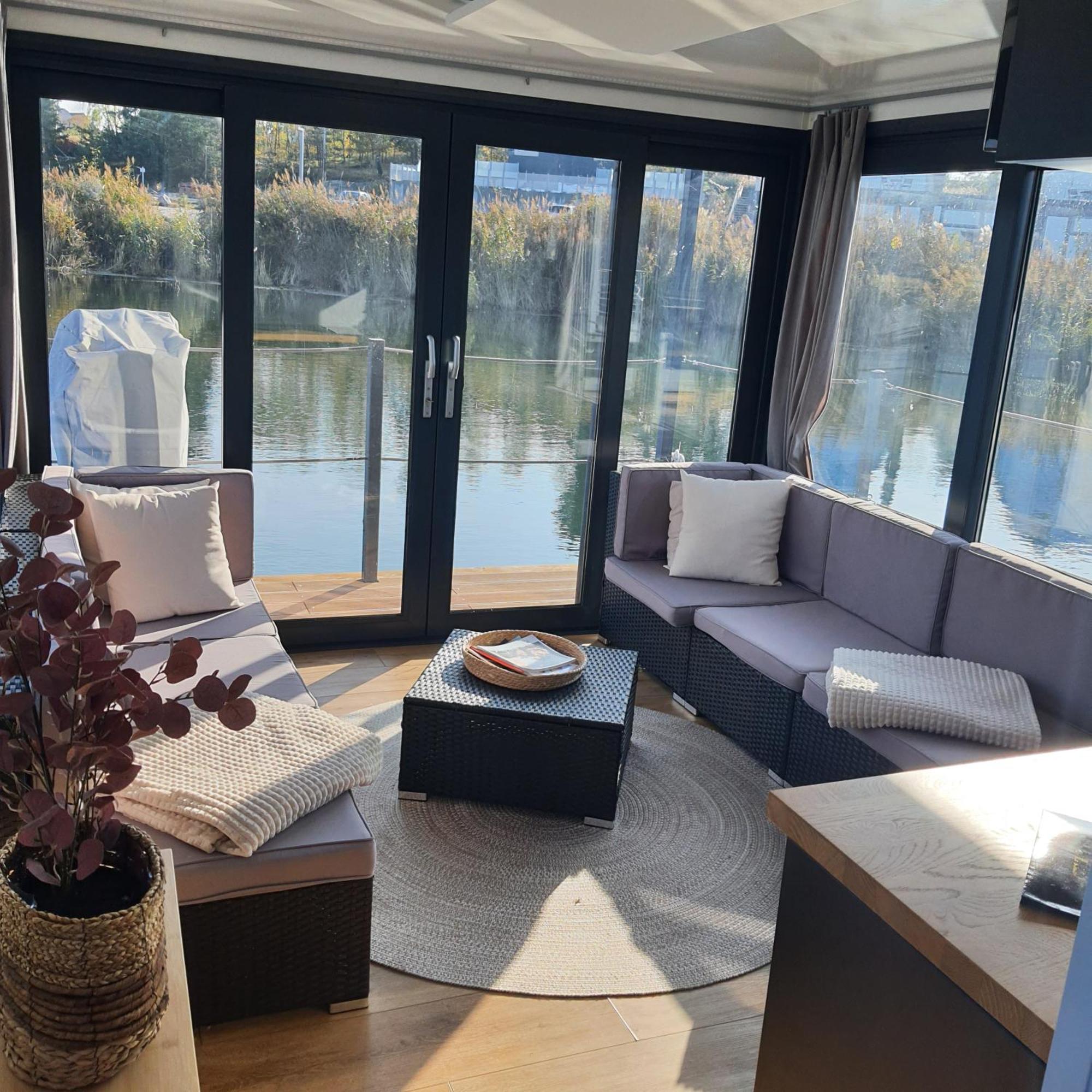 Schwimmende Ferienwohnung Sundowner Elsterheide ภายนอก รูปภาพ