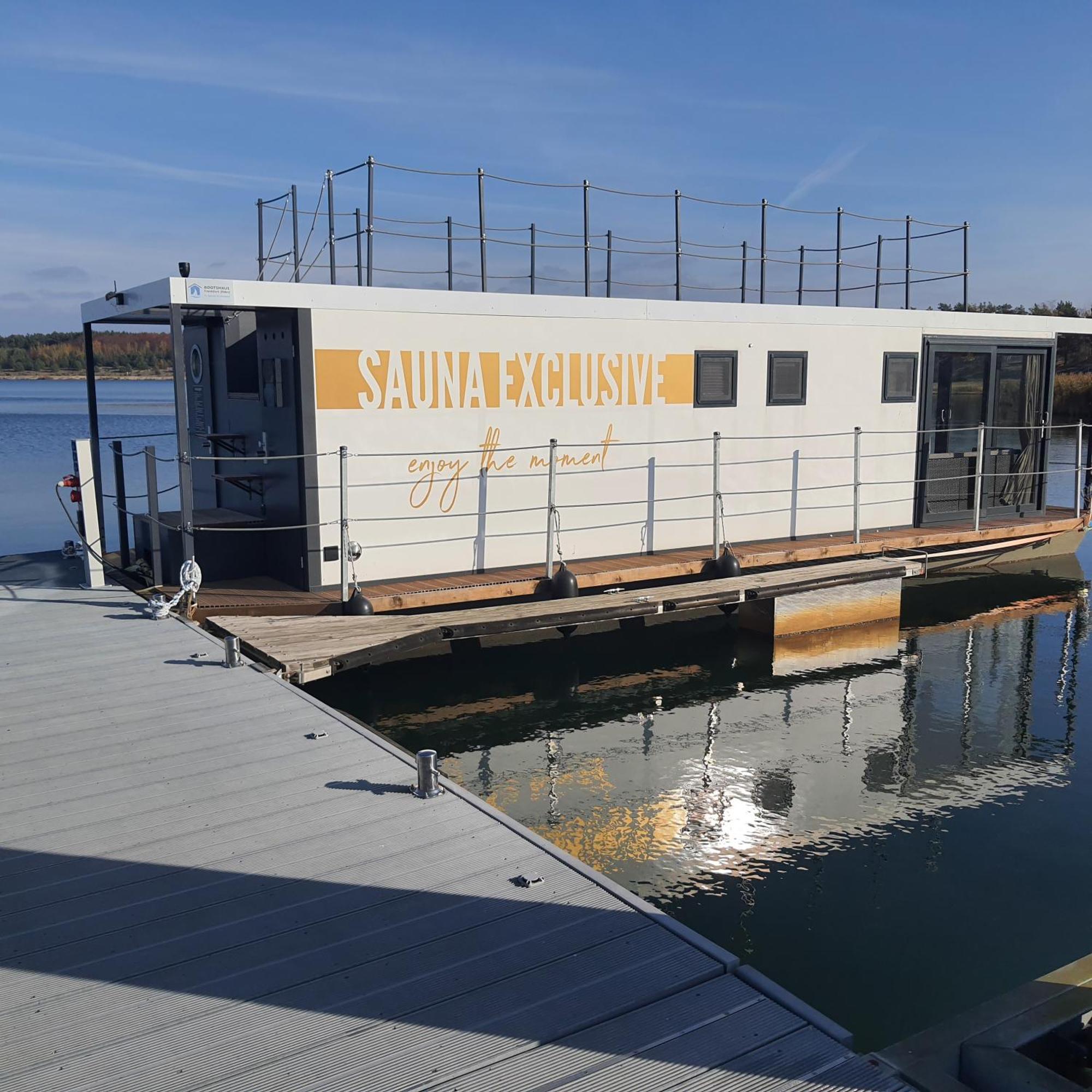 Schwimmende Ferienwohnung Sundowner Elsterheide ภายนอก รูปภาพ